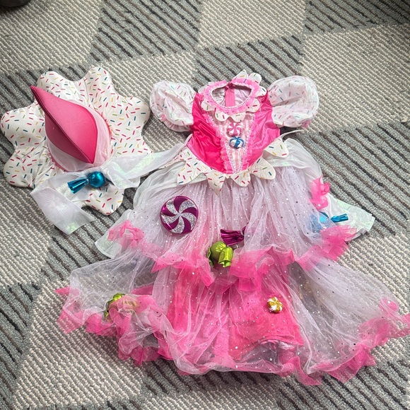 Chasing fireflies candy witch costume size 4 - Picture 2 of 3